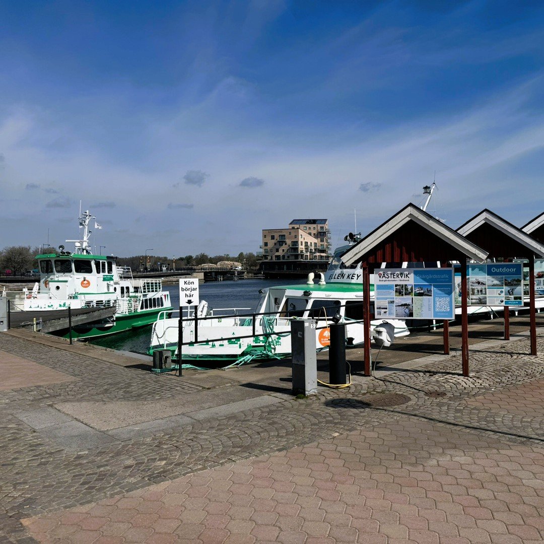 Bild på skärgårdsbåtarna Ellen Key och Kung Märta. 