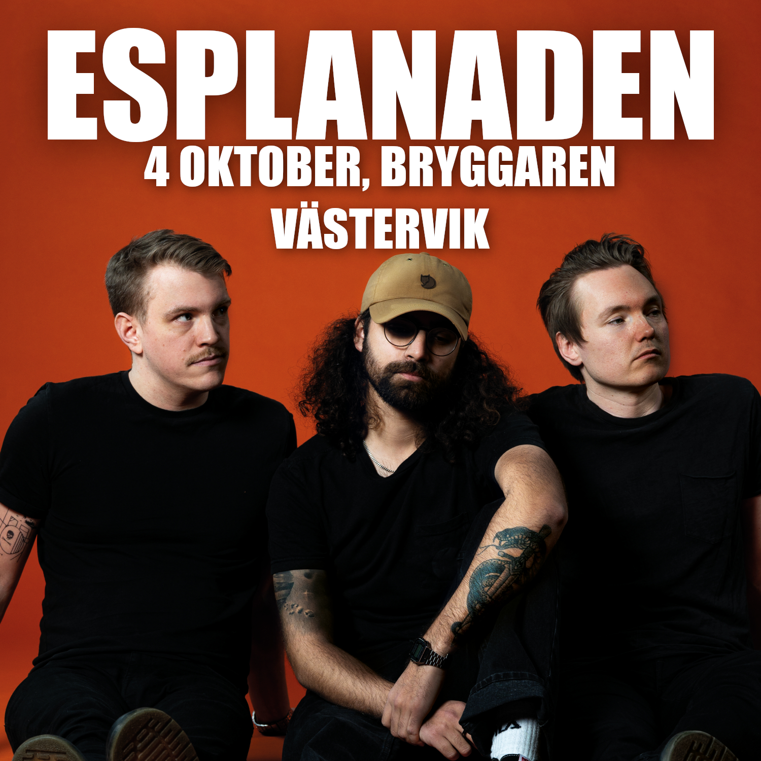 Bandet esplanade står mot en röd bakgrund